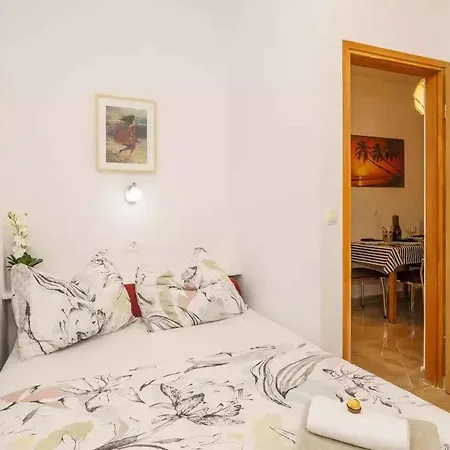 House And Apt. In 54577 Apartman