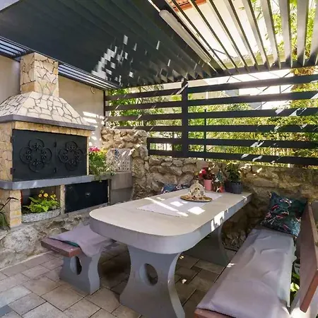 Lejlighed House And Apt. In 54577 Dramalj