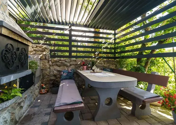 House And Apt. In 54577 Lejlighed