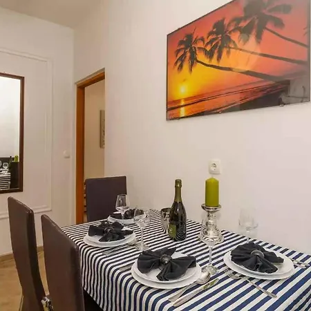House And Apt. In 54577 드라말리