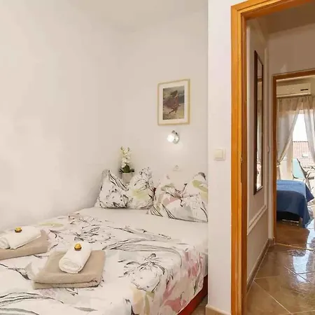 Lejlighed House And Apt. In 54577