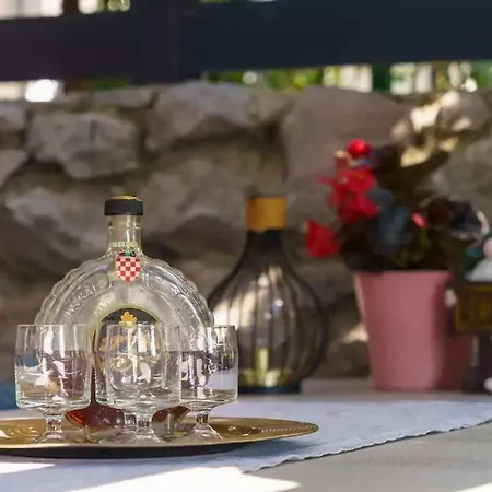 House And Apt. In 54577 * Dramalj