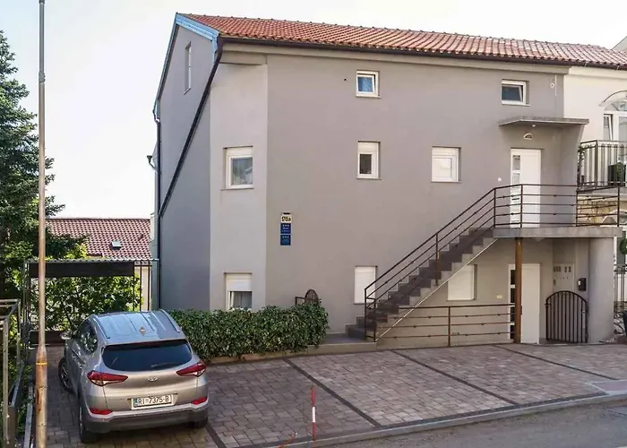 House And Apt. In 54577 Apartment *